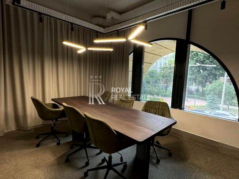 комерційна за адресою Бульварно-Кудрявська вул. (Воровського), 15А