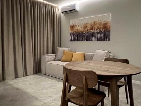 квартира за адресою Салютна вул., 2к21