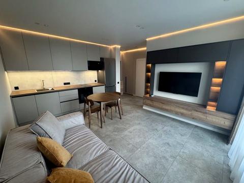 квартира за адресою Салютна вул., 2к21