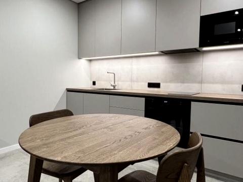 квартира за адресою Салютна вул., 2к21