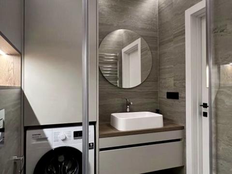 квартира за адресою Салютна вул., 2к21