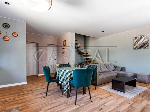 будинок за адресою вул. Прилісна, 4а