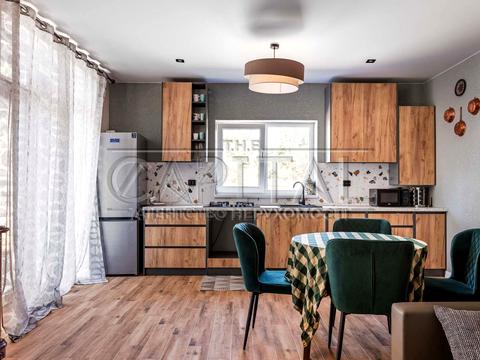 будинок за адресою вул. Прилісна, 4а