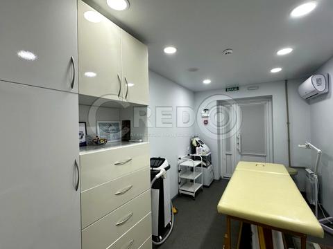 комерційна за адресою Інни Дерусової вул. (Генерала Кузнецова), 2