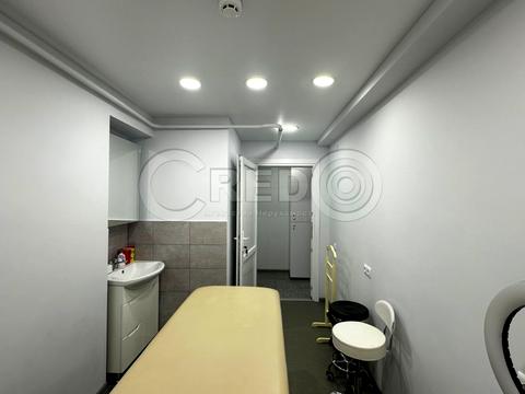 комерційна за адресою Інни Дерусової вул. (Генерала Кузнецова), 2