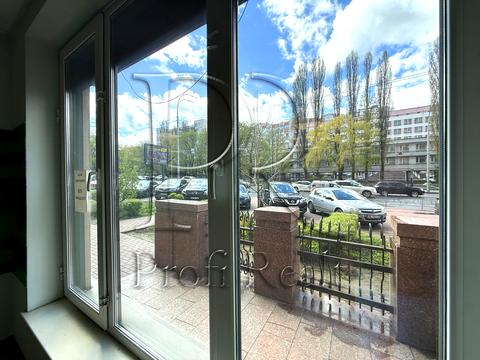 коммерческая по адресу Вячеслава Черновола ул., 27