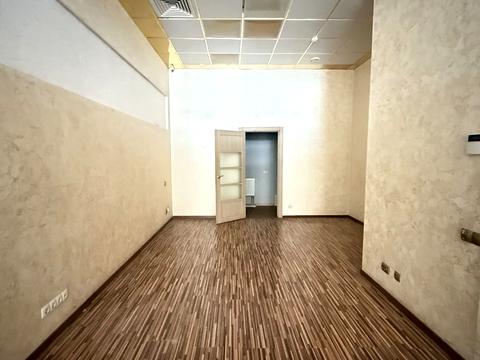 комерційна за адресою Здолбунівська вул., 7Д
