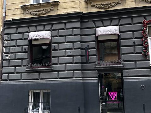 комерційна за адресою Михайла Грушевського вул., 11