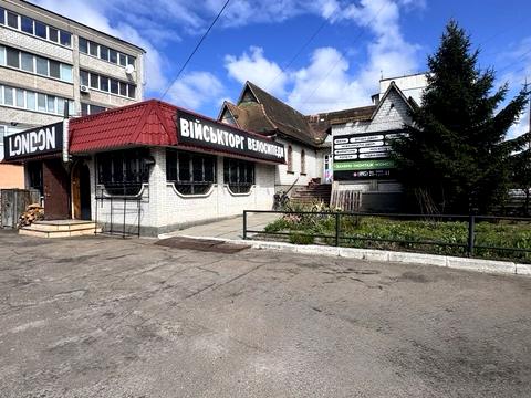 комерційна за адресою Богдана Хмельницького вул. (Комсомольська), 15