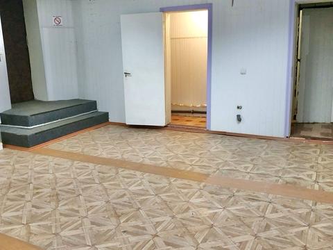 комерційна за адресою Богдана Хмельницького вул. (Комсомольська), 15