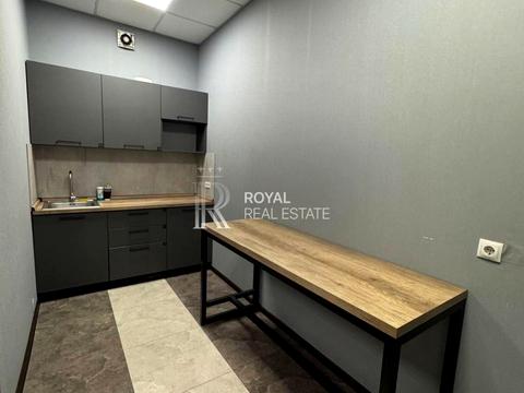 коммерческая по адресу Кловский спуск, 7a