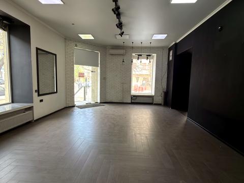 комерційна за адресою Польська вул., 17