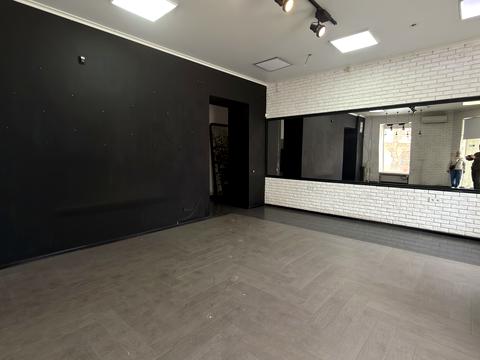 комерційна за адресою Польська вул., 17