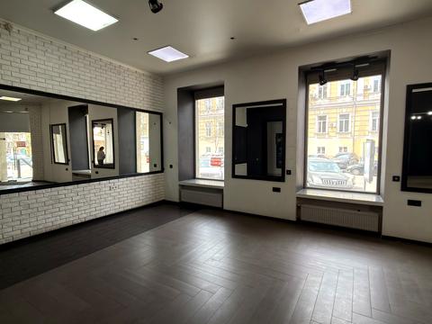 комерційна за адресою Польська вул., 17