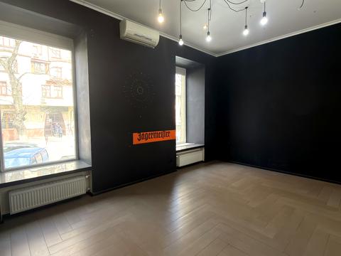 комерційна за адресою Польська вул., 17