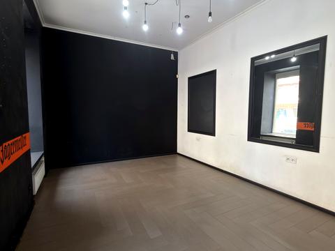 комерційна за адресою Польська вул., 17