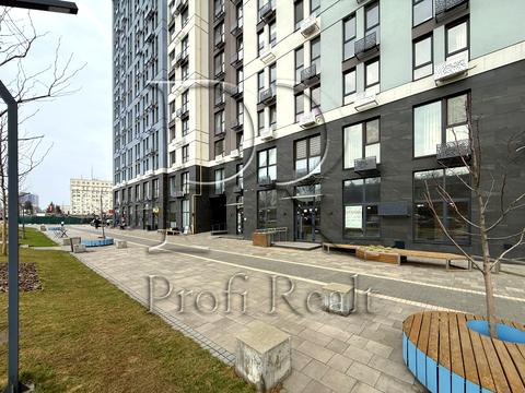 комерційна за адресою Святослава Хороброго вул., 11-Б