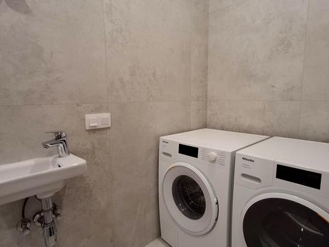 квартира за адресою Воскресенська вул., 18