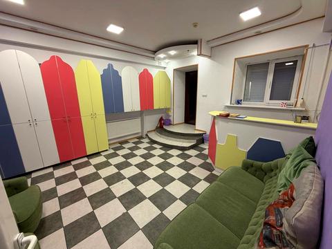 комерційна за адресою Володимира Вернадського вул. (Дзержинського), 17