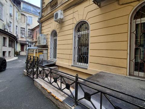комерційна за адресою Європейська пл. (Катерининська), 6