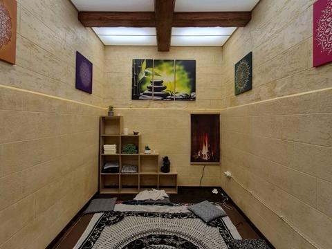 комерційна за адресою Європейська пл. (Катерининська), 6