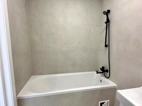 квартира за адресою Петра Дорошенка вул., (А011)