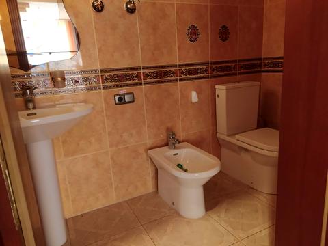 коммерческая по адресу Пирогова ул., 1