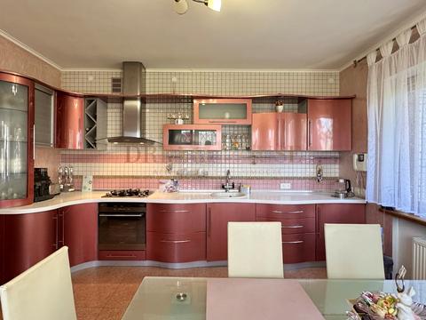 будинок за адресою Молодіжна вул., 11