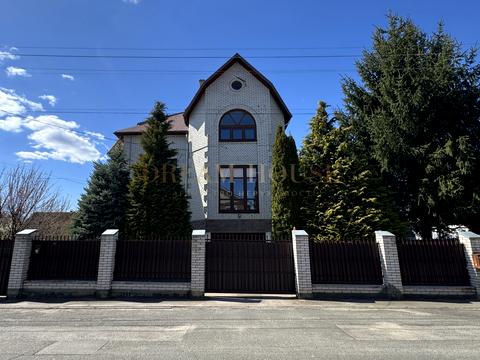 будинок за адресою Молодіжна вул., 11
