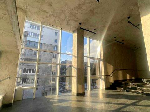 комерційна за адресою Володимира Антоновича вул. (), 25