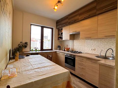 квартира по адресу Миколайчука ул., 16