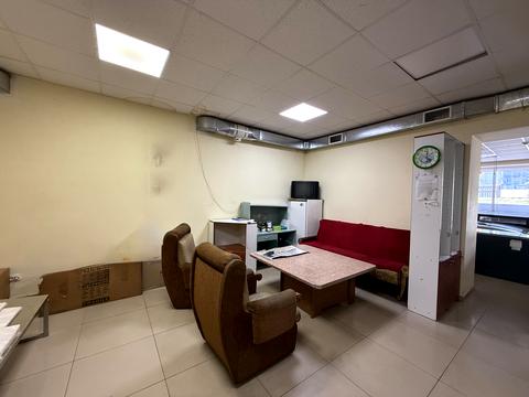 комерційна за адресою C. Петлюри бульв., 2