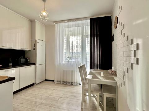 квартира за адресою Драгоманова вул., 2-Б