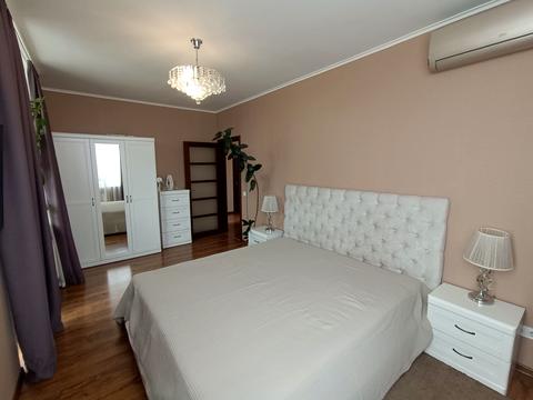 квартира за адресою Сім'ї Кульженків вул. (Петра Дегтяренка), 31-А