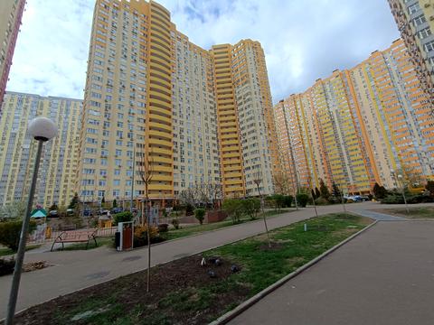 квартира за адресою Сім'ї Кульженків вул. (Петра Дегтяренка), 31-А