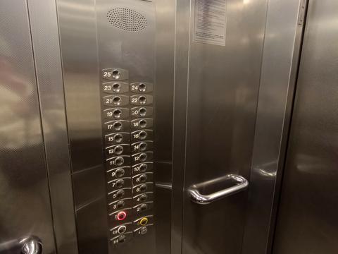 квартира за адресою Сім'ї Кульженків вул. (Петра Дегтяренка), 31-А