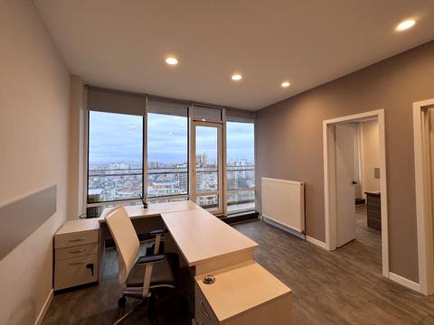 комерційна за адресою Генуезька вул., 3а