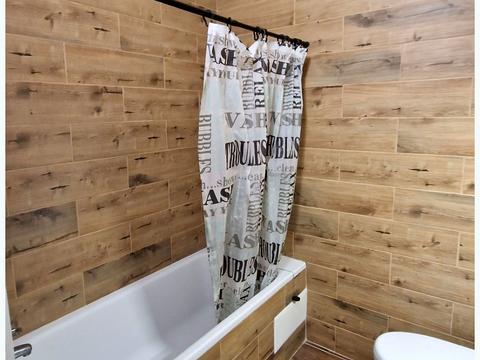 квартира за адресою Полковника Гуляєва просп. (Маршала Жукова), 111