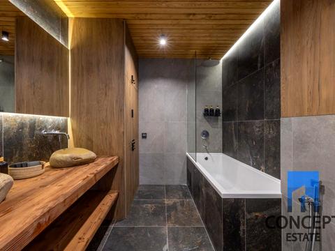 будинок за адресою Новоселів