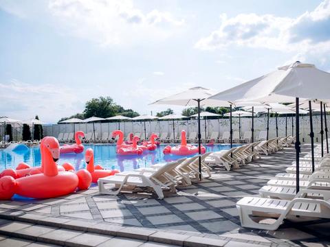 комерційна за адресою Грушевського, 15а