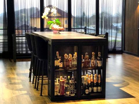 комерційна за адресою Грушевського, 15а