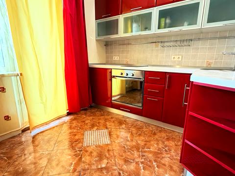 квартира за адресою Академіка Глушкова просп., 12