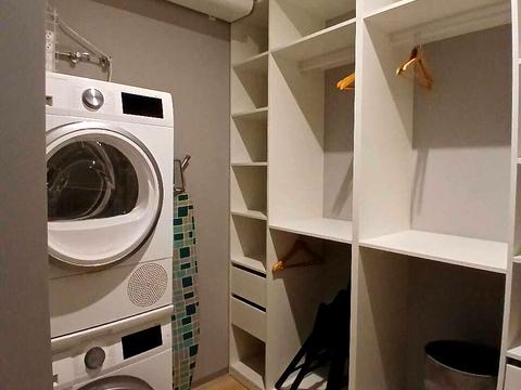 квартира за адресою Дніпровська набережна вул., 14-Б