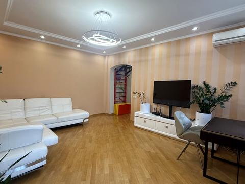 квартира за адресою Київ, Юрія Іллєнка вул. (Мельникова), 10