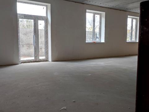 комерційна за адресою Малиновського вул., (Будинок)