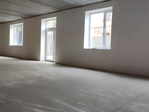 комерційна за адресою Малиновського вул., (Будинок)