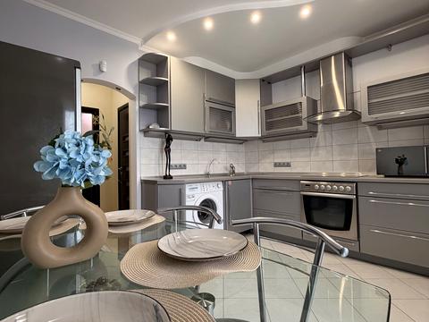 квартира по адресу Ларисы Руденко ул., 10