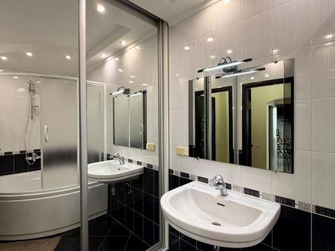 квартира по адресу Ларисы Руденко ул., 10