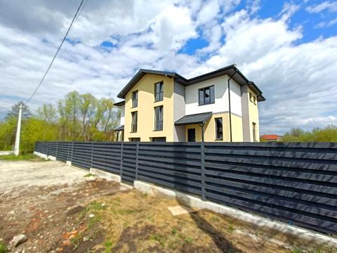 будинок за адресою Івасюка вул.