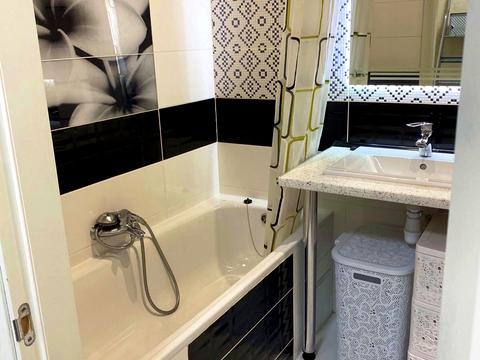 квартира за адресою Трамвайна вул. (Революційна), 3